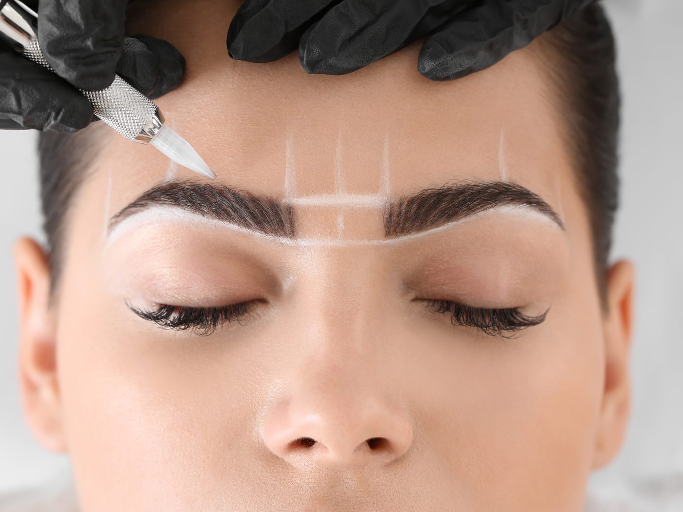 حواجب باودر — تظليل متدرّج بالجهاز